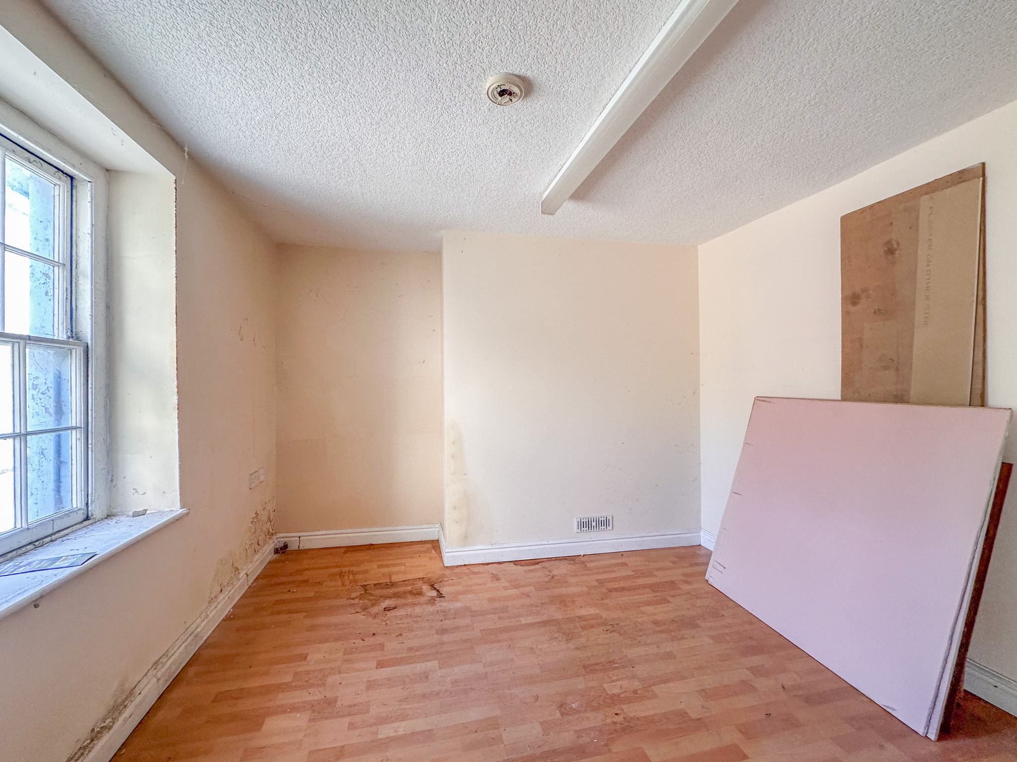 25 Castle Street, Peel. — Photo 4 of 9