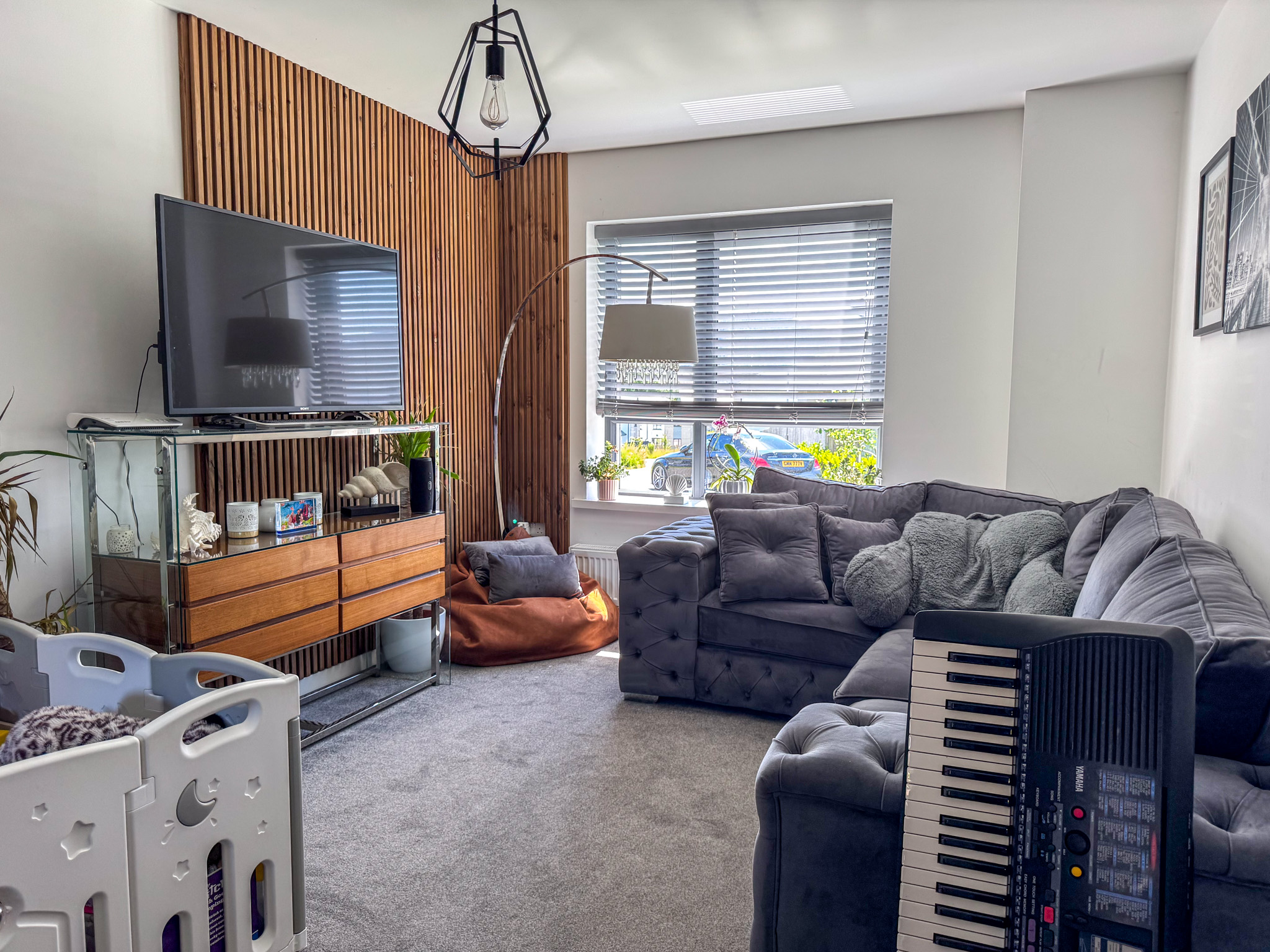 21 Gibbs Grove, Ramsey. — Photo 2 of 15