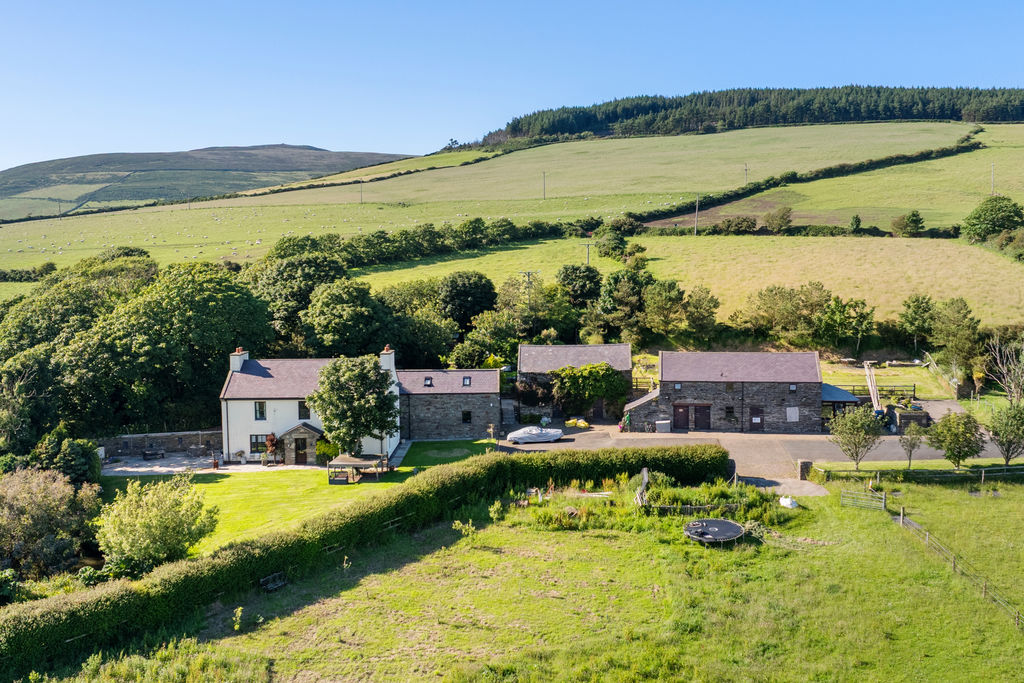 Ballacomish Farm Ronague, Arbory IM9 4HJ, Ballabeg. — Photo 1 of 64