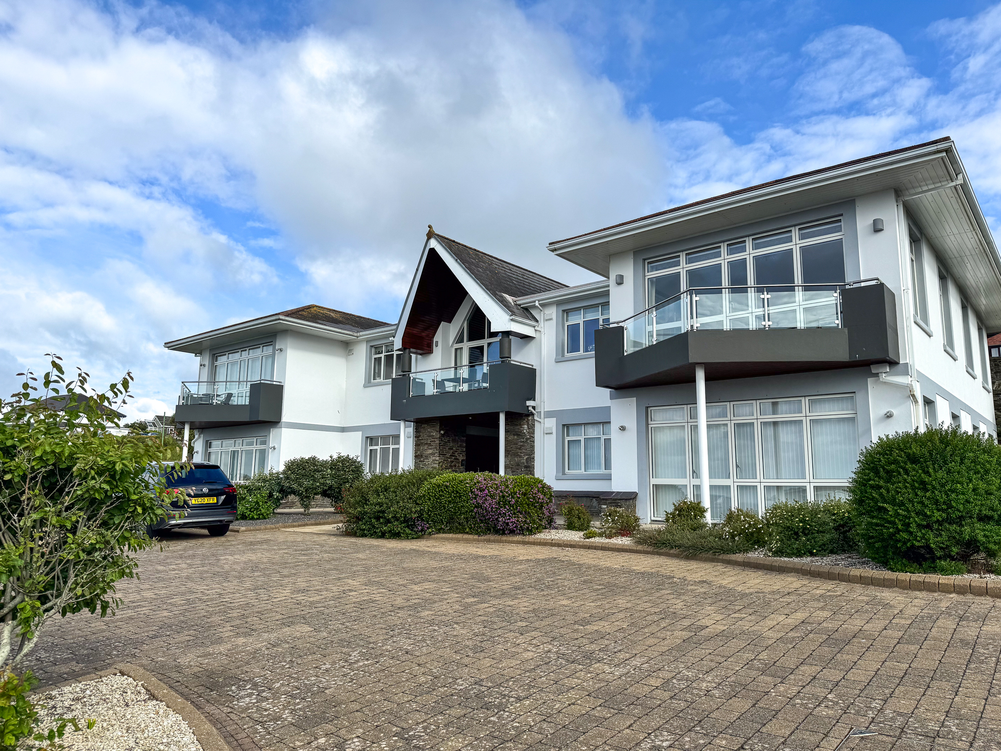 3 Majestic Apartments, King Edward Road, Onchan. — Photo 1 of 32