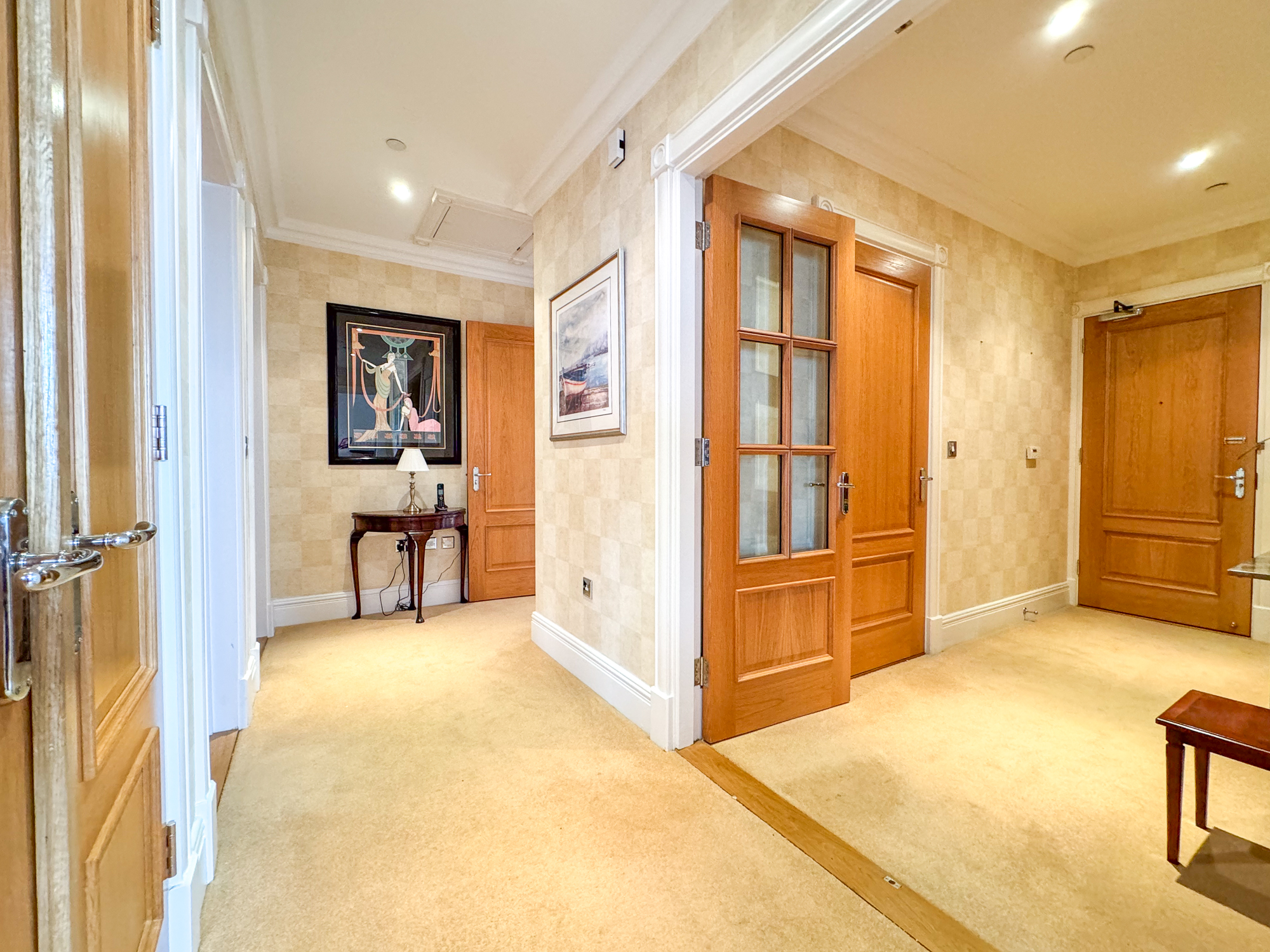 3 Majestic Apartments, King Edward Road, Onchan. — Photo 5 of 32