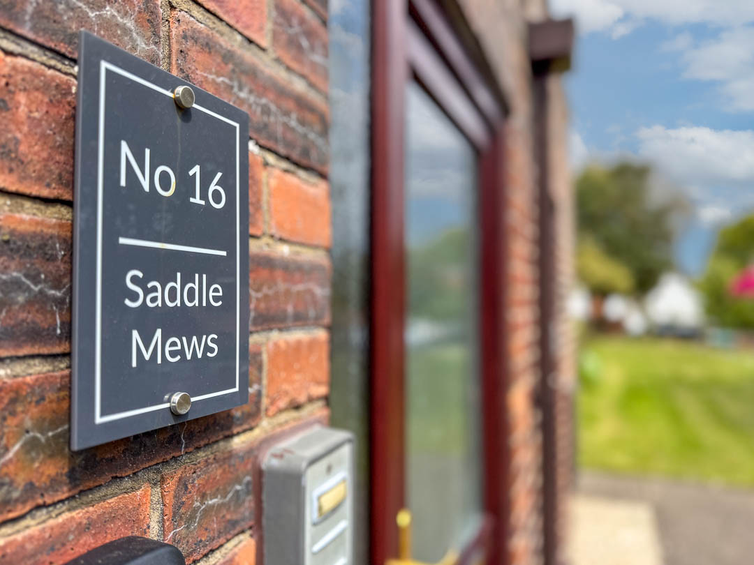 16 Saddle Mews, Douglas. — Photo 2 of 13
