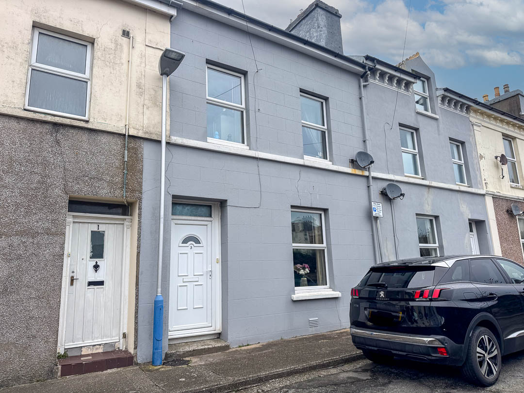 3 Clarke Street, Douglas. — Photo 1 of 14