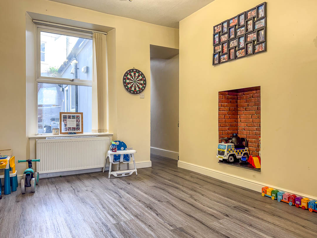3 Clarke Street, Douglas. — Photo 5 of 14
