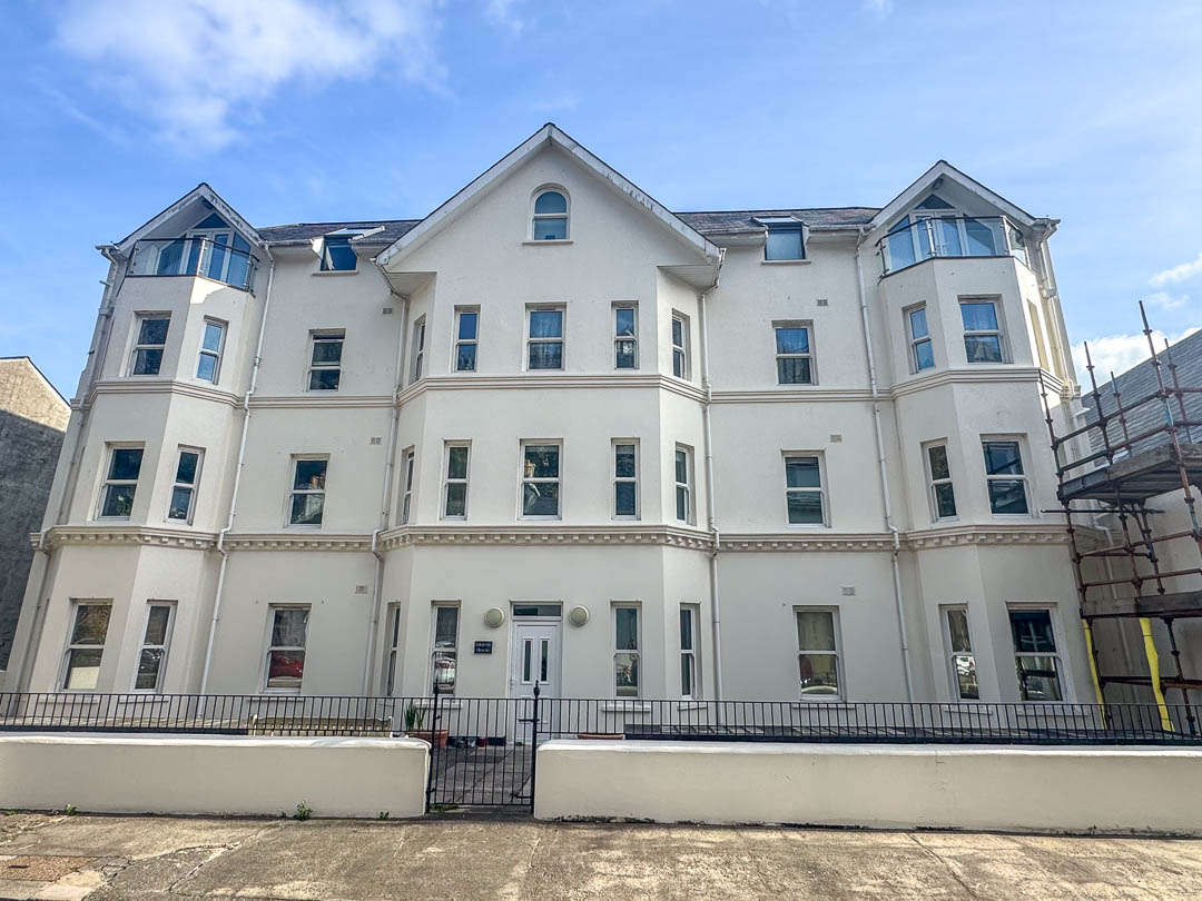 Apartment 12, Griffin House, Castlemona Avenue, Douglas. — Photo 1 of 20