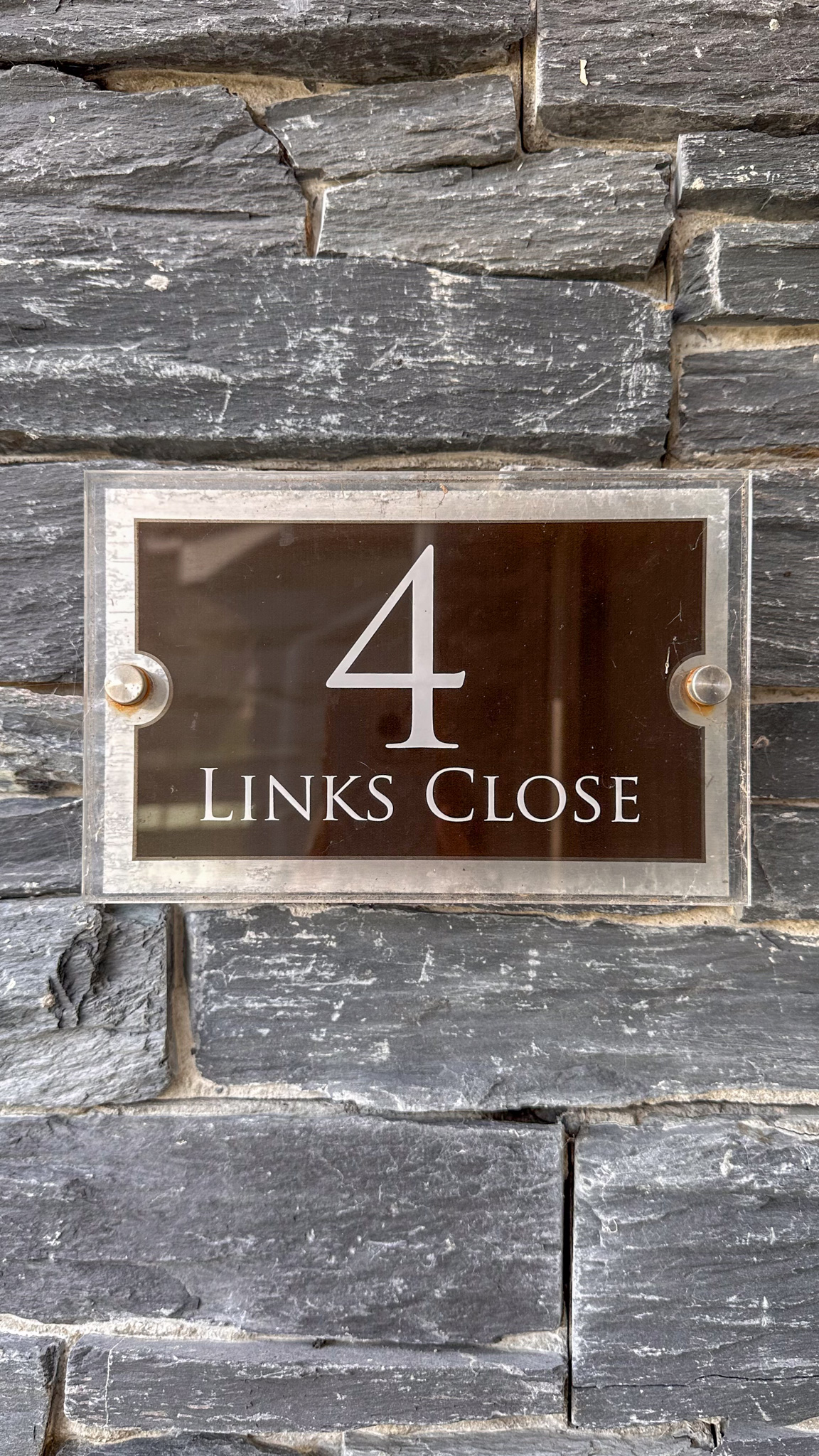 4 Links Close, Peel. — Photo 2 of 50