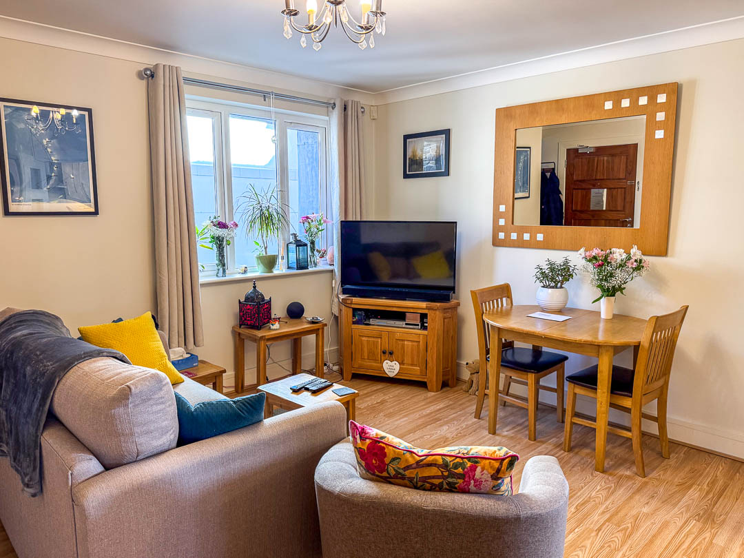 10 St Ninians Court, Douglas. — Photo 5 of 18