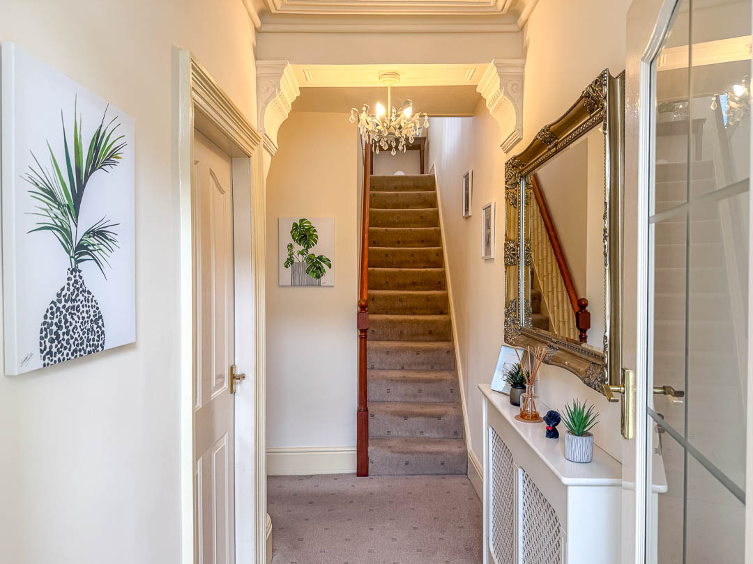 38 Victoria Avenue, Douglas. — Photo 2 of 29