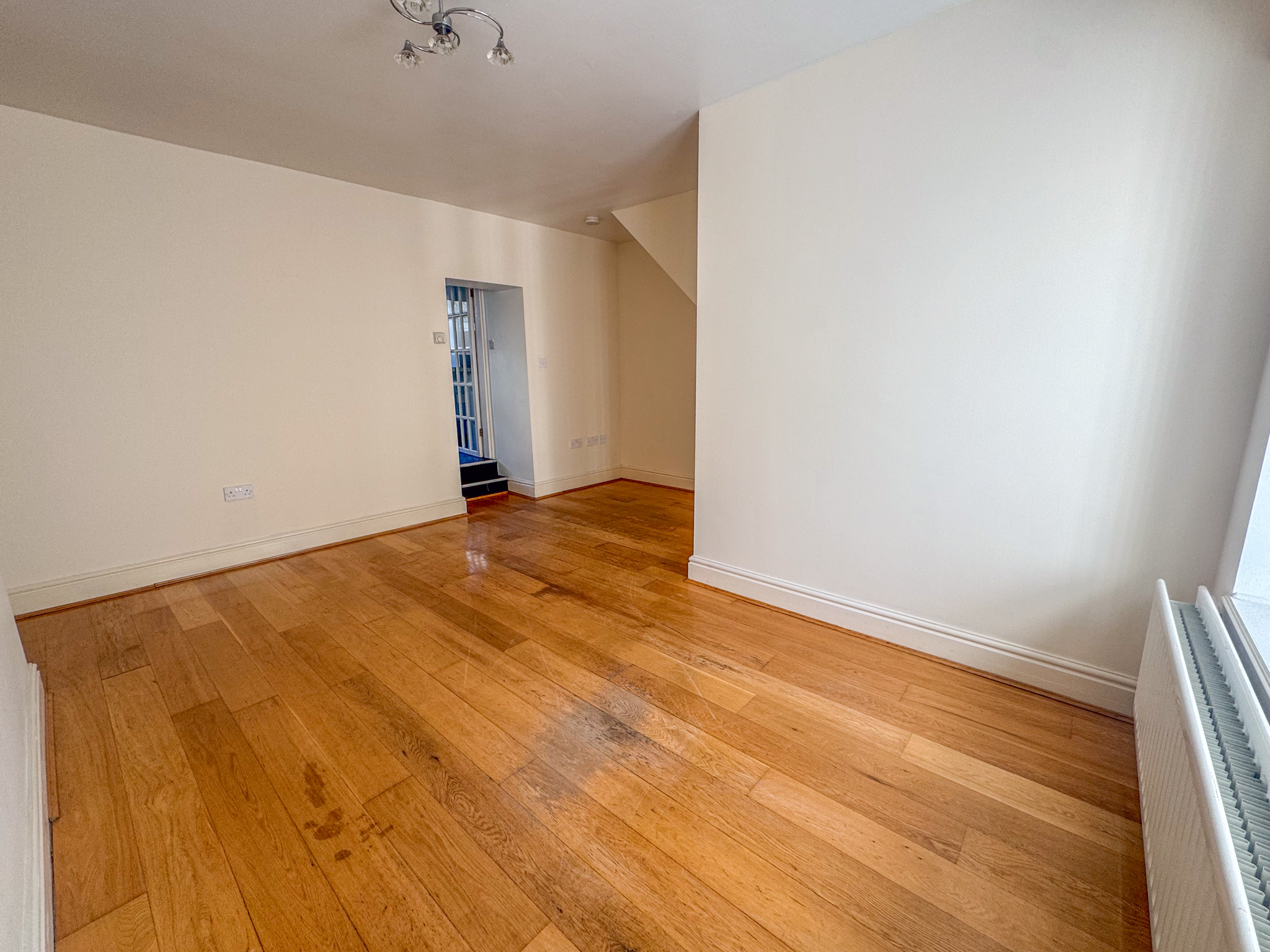 4 Bridge Street, Peel. — Photo 4 of 13