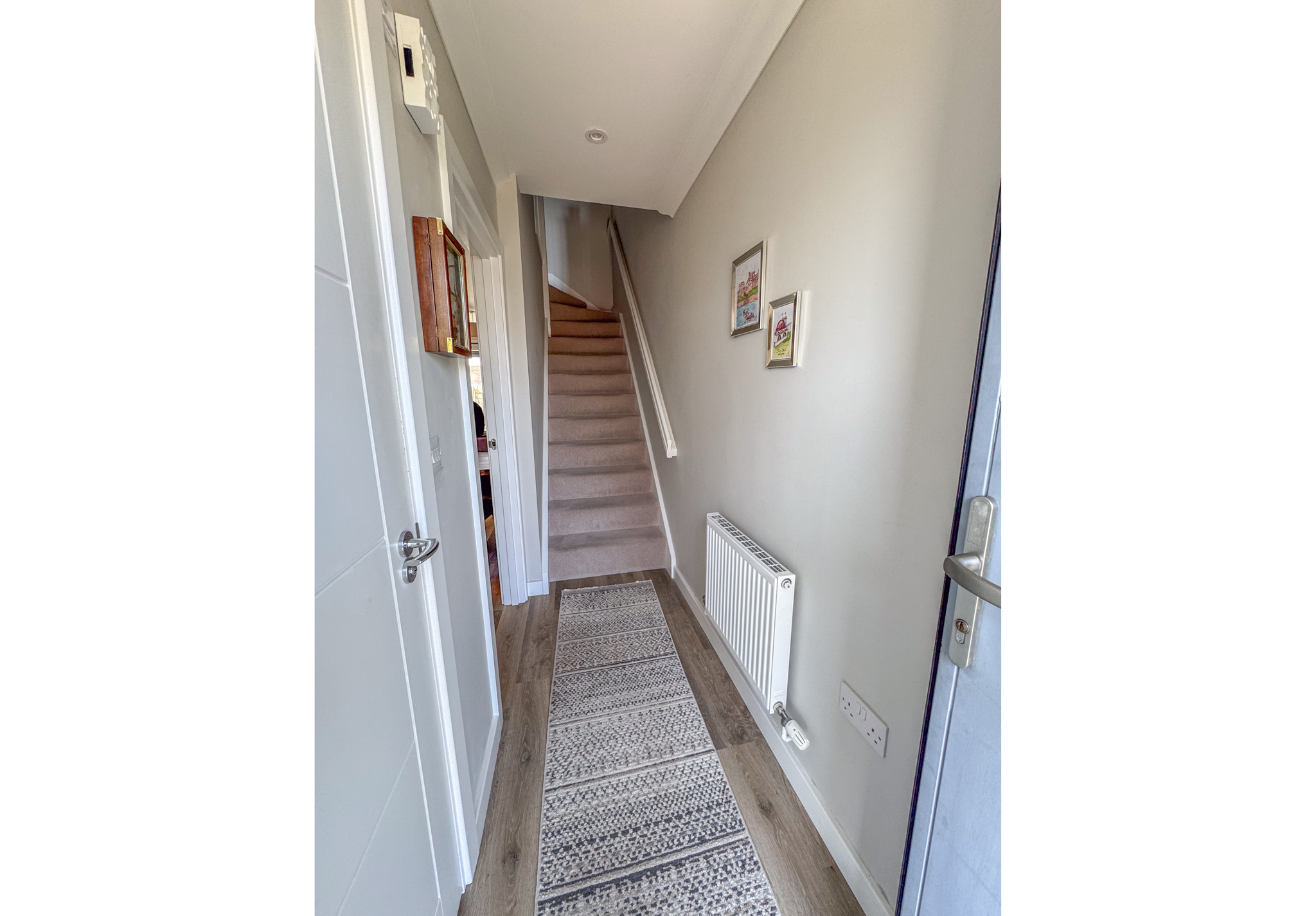 18 Oak Park, Peel. — Photo 2 of 17
