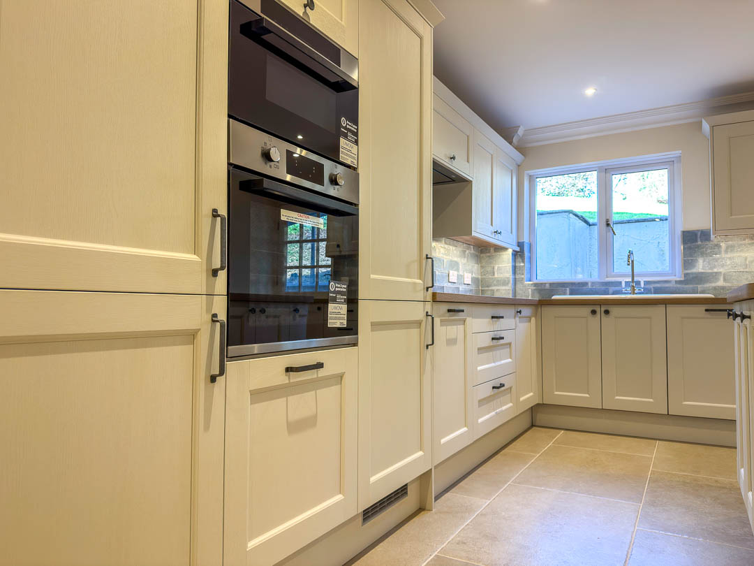 Apartment 4, The Downs, Union Mills. — Photo 3 of 21