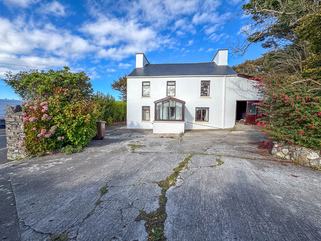 Knockfroy Beg, Main Road, Santon. — Photo 1 of 19