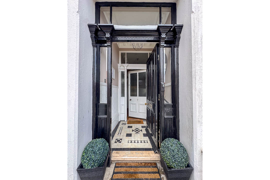 7 Westminster Terrace, Douglas. — Photo 2 of 51