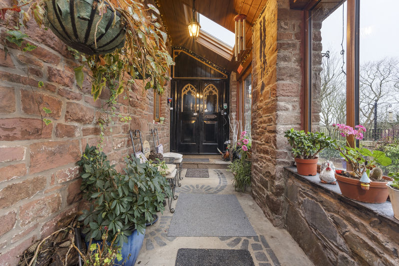 Langtoft Manor, Ballagyr Lane, Peel IM5 2AD. — Photo 4 of 49
