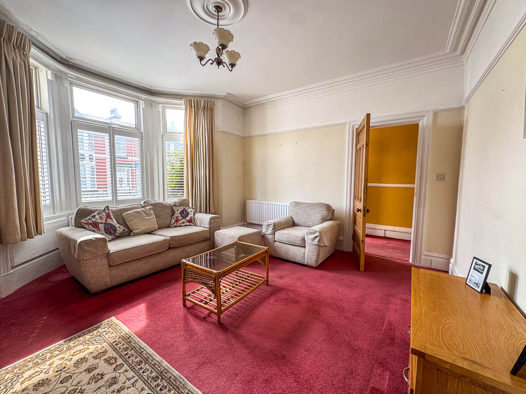 11 Royal Drive, Onchan. — Photo 3 of 18