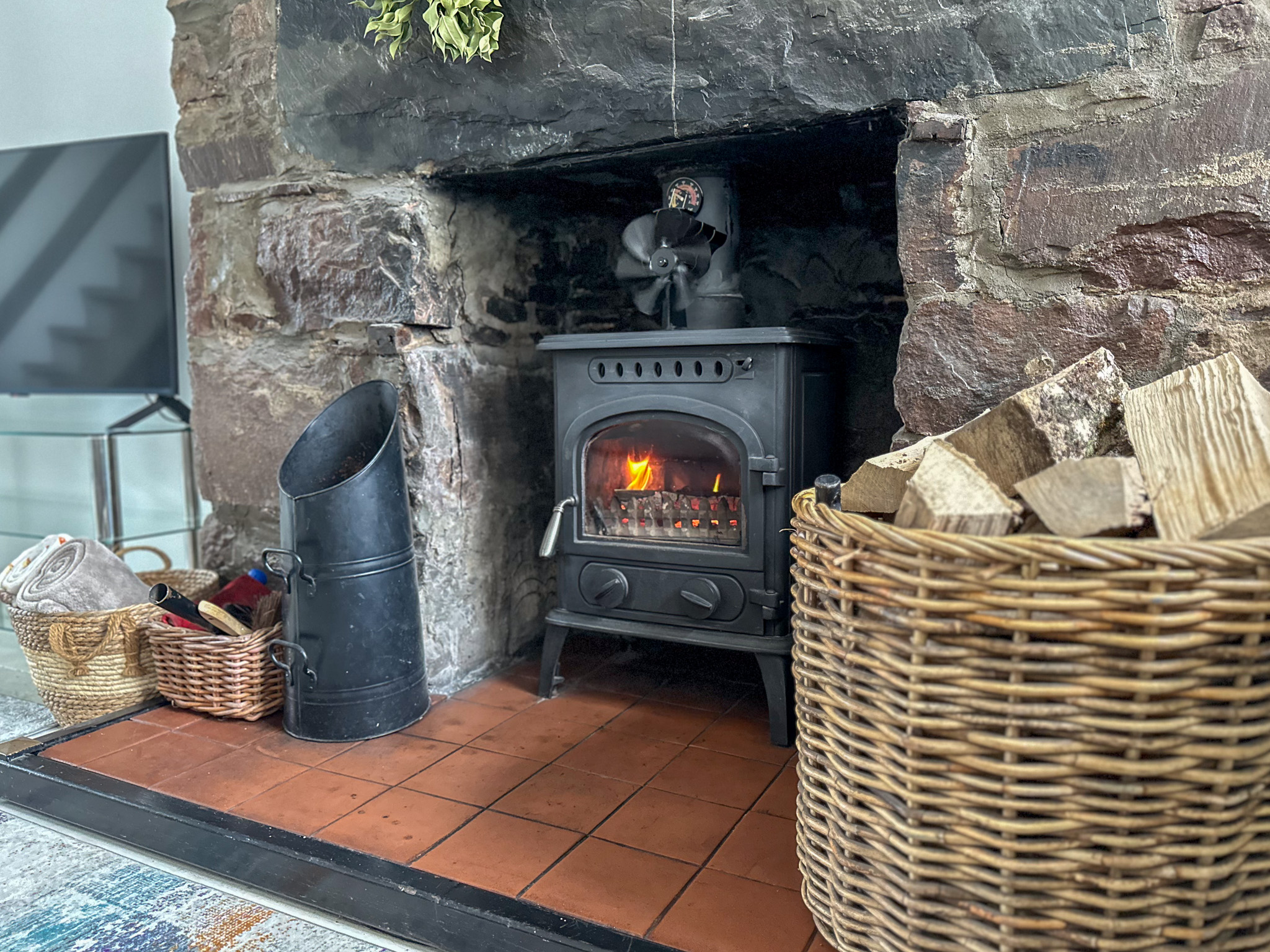 12 Orry Lane, Peel. — Photo 3 of 17