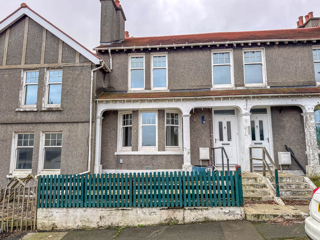 9 Falcon Cliff Terrace, Douglas. — Photo 1 of 2