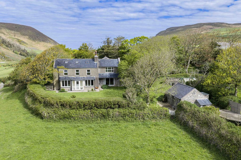 The Hill House, Cousins Hill, Surby, Port Erin IM9 6QR. — Photo 1 of 57