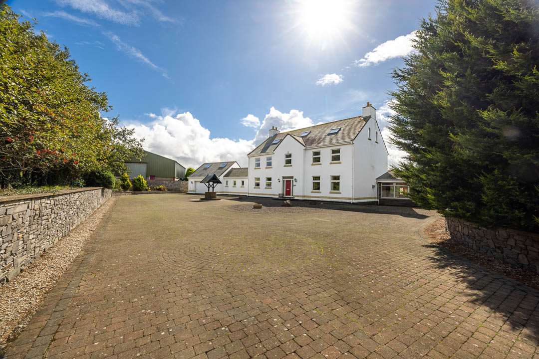 Ballavaish Farm, Staarvey Road, Peel. — Photo 2 of 40