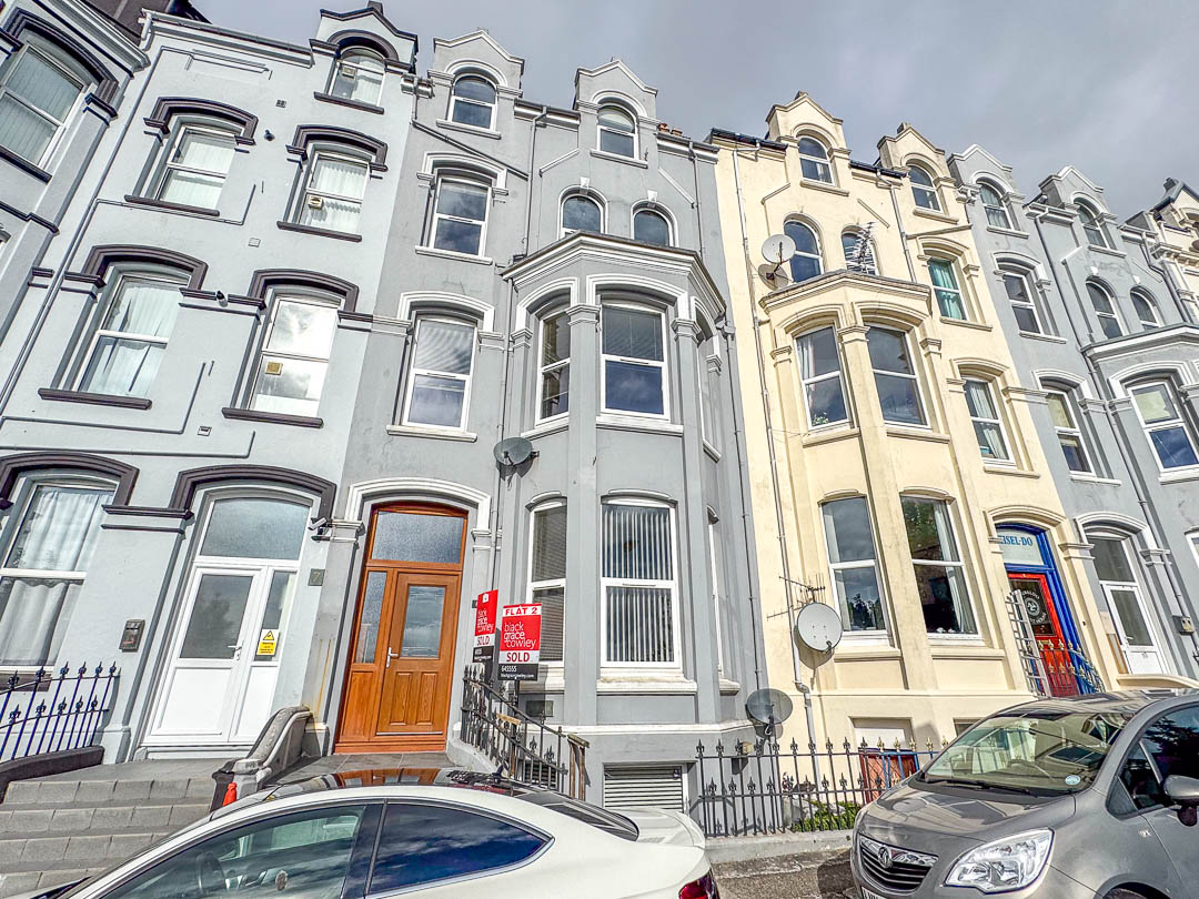 Apt 5, 8 Woodville Terrace, Douglas. — Photo 1 of 16