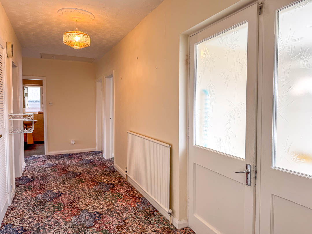 55 Highfield Crescent, Onchan. — Photo 2 of 19