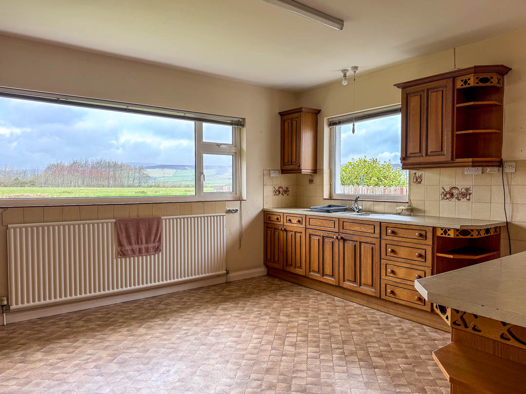 55 Highfield Crescent, Onchan. — Photo 5 of 19