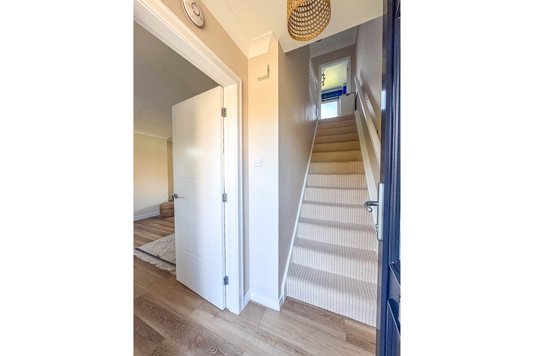 17 Ashbourne Avenue, Saddlestone, Douglas. — Photo 2 of 26