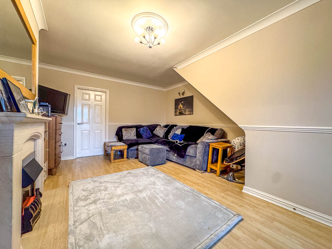 22 Lakeside Road, Douglas. — Photo 2 of 20