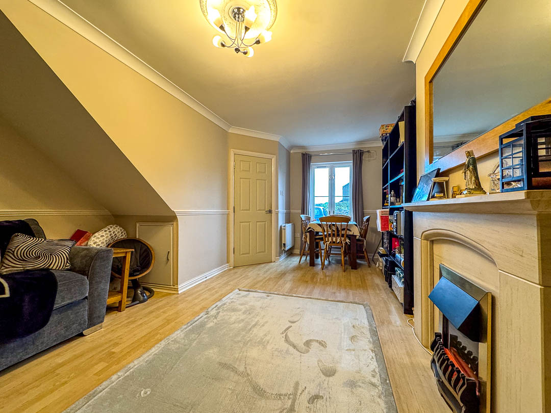 22 Lakeside Road, Douglas. — Photo 4 of 20