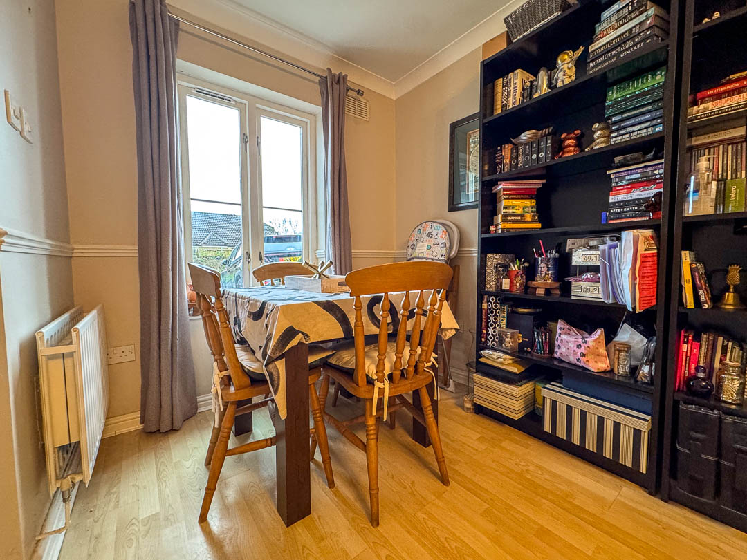 22 Lakeside Road, Douglas. — Photo 5 of 20
