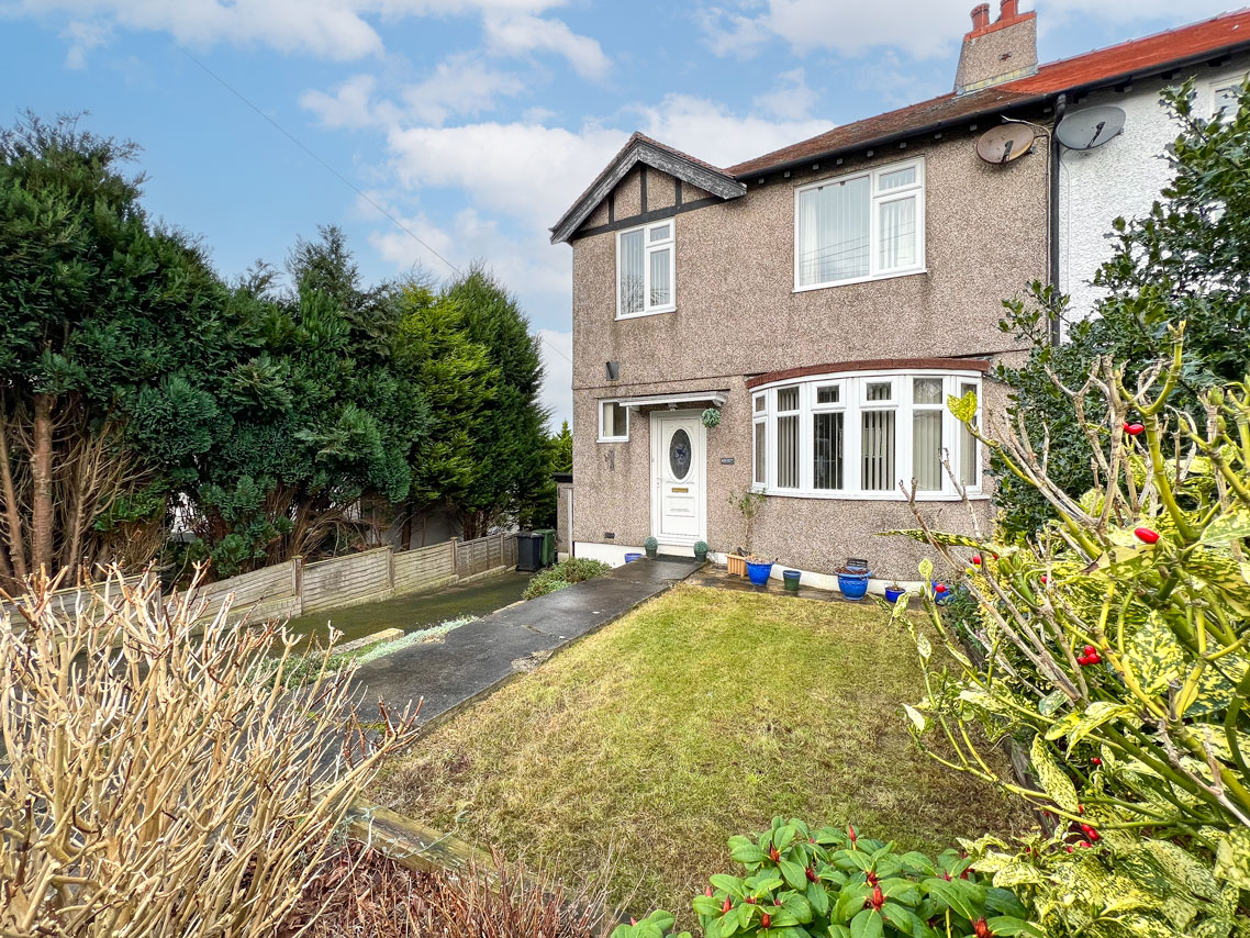 43 High View Road, Douglas. — Photo 1 of 33