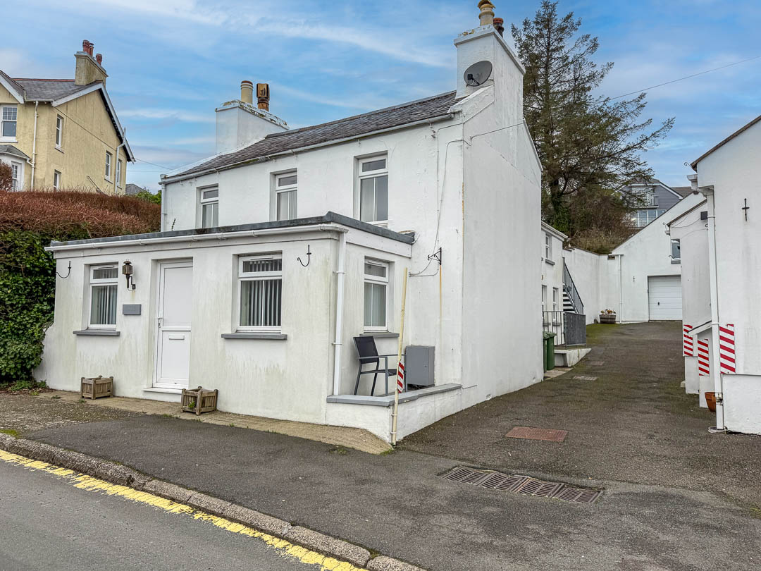 Pinfold Holiday Cottages, Laxey. — Photo 2 of 37