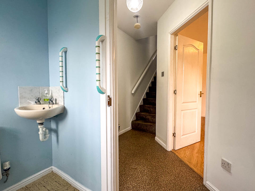 31 Murrays Lake Drive, Santon. — Photo 2 of 17