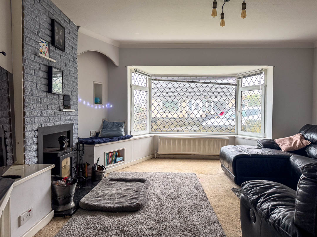 26 Howe Road, Onchan. — Photo 3 of 20
