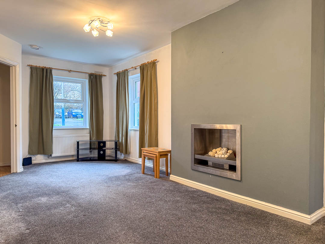 47 Berry Woods Avenue, Douglas. — Photo 3 of 13