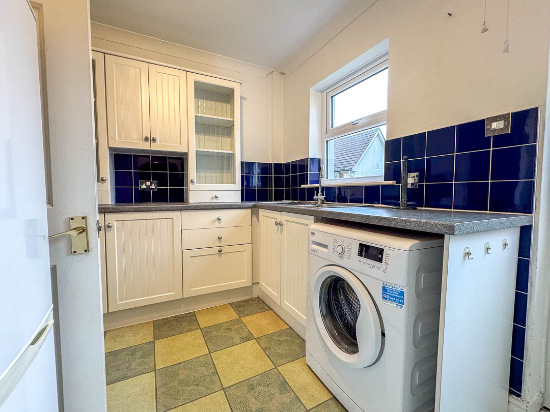 47 Berry Woods Avenue, Douglas. — Photo 5 of 13