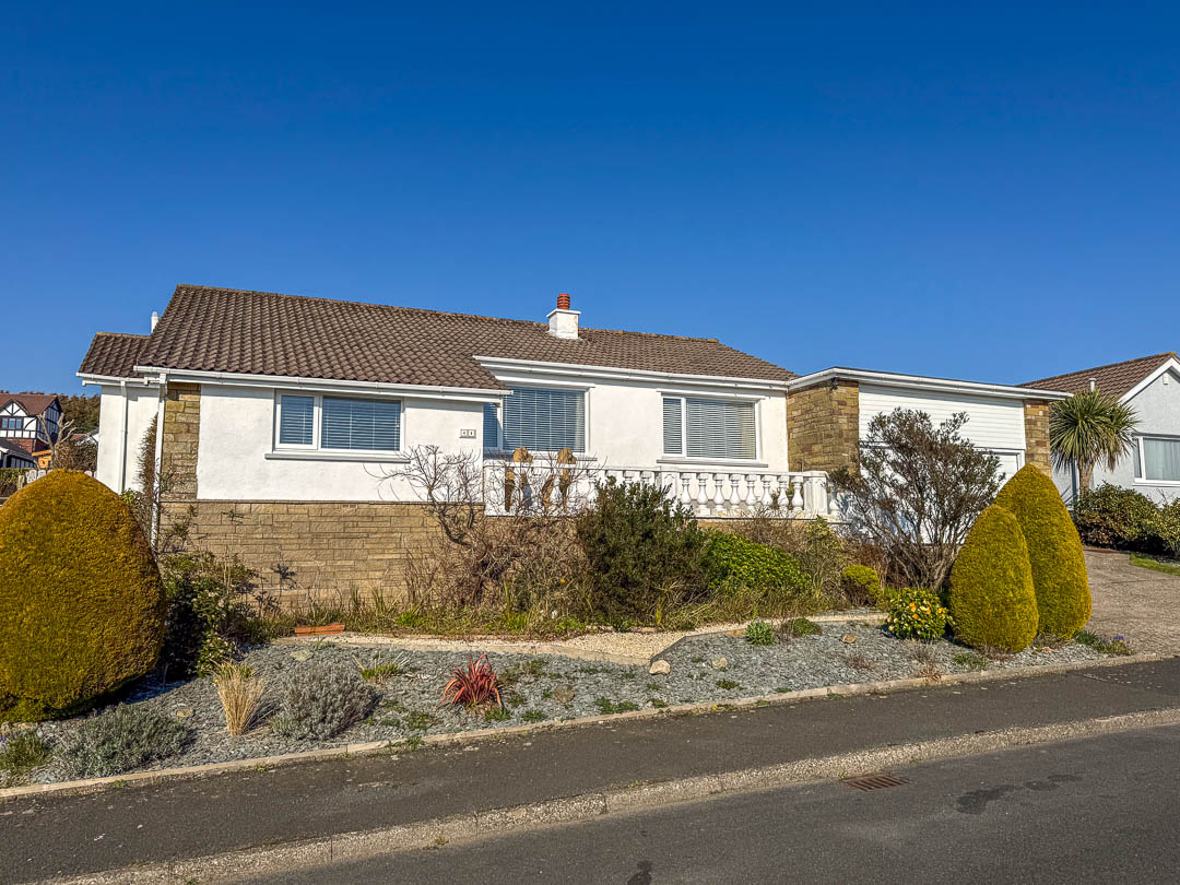 41 Howe Road, Onchan. — Photo 2 of 2