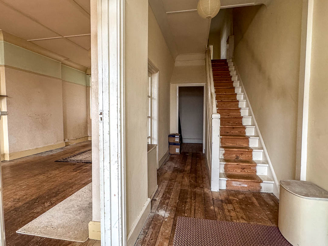 33 Hutchinson Square, Douglas. — Photo 2 of 17