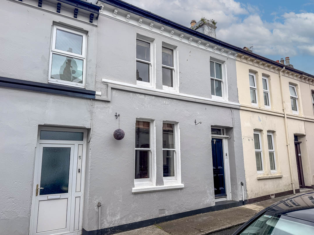 7 Hatfield Grove, Douglas. — Photo 1 of 11
