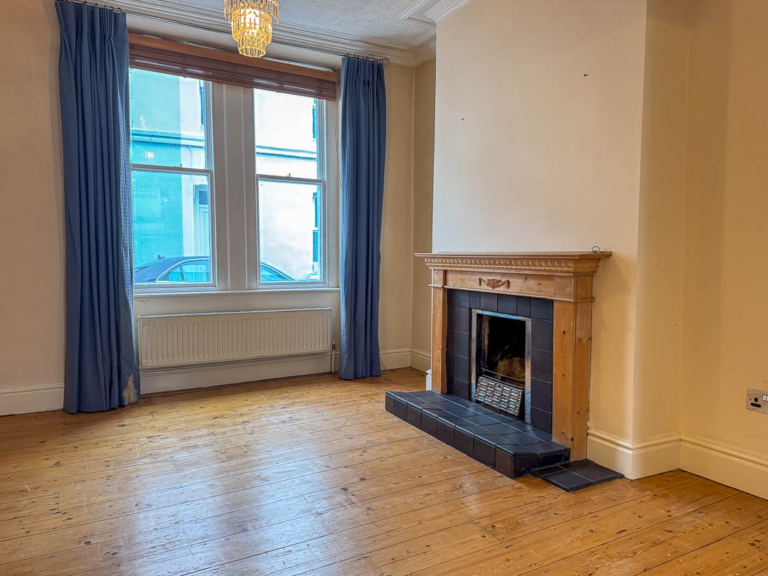 7 Hatfield Grove, Douglas. — Photo 4 of 11
