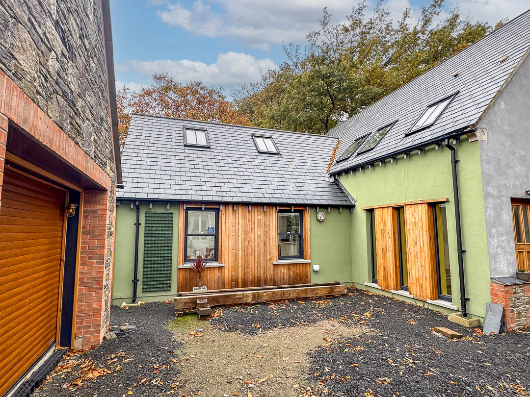 Wren House, Main Road, Sulby. — Photo 2 of 32