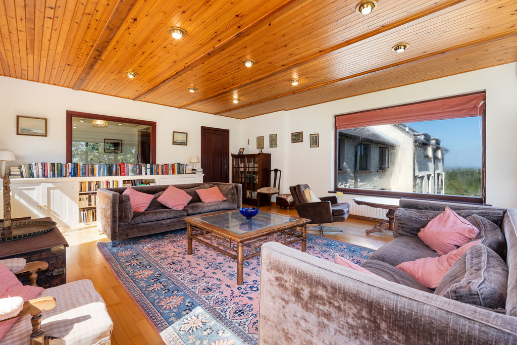 Armadale, Howe Road, Port St Mary IM9 5PR. — Photo 4 of 41