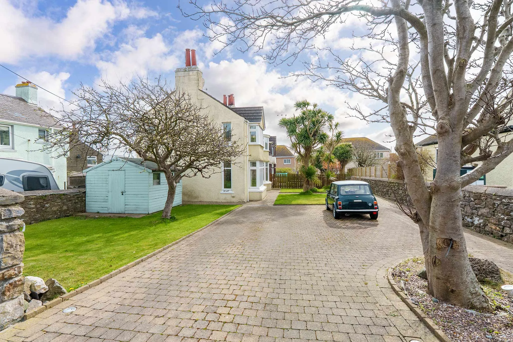 Far End, Clifton Road North, Port St Mary. — Photo 2 of 5