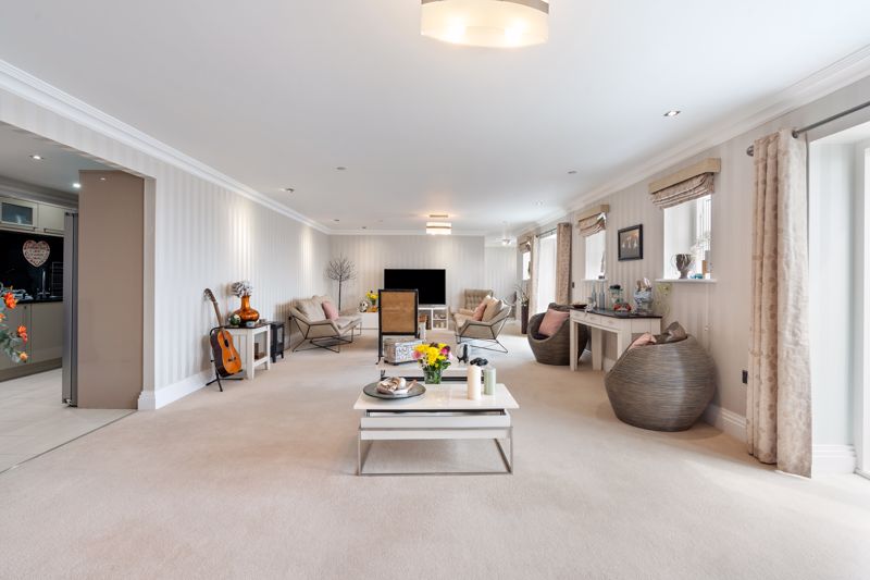 Apartment 13 Kensington Place, Onchan IM3 1RD. — Photo 5 of 24