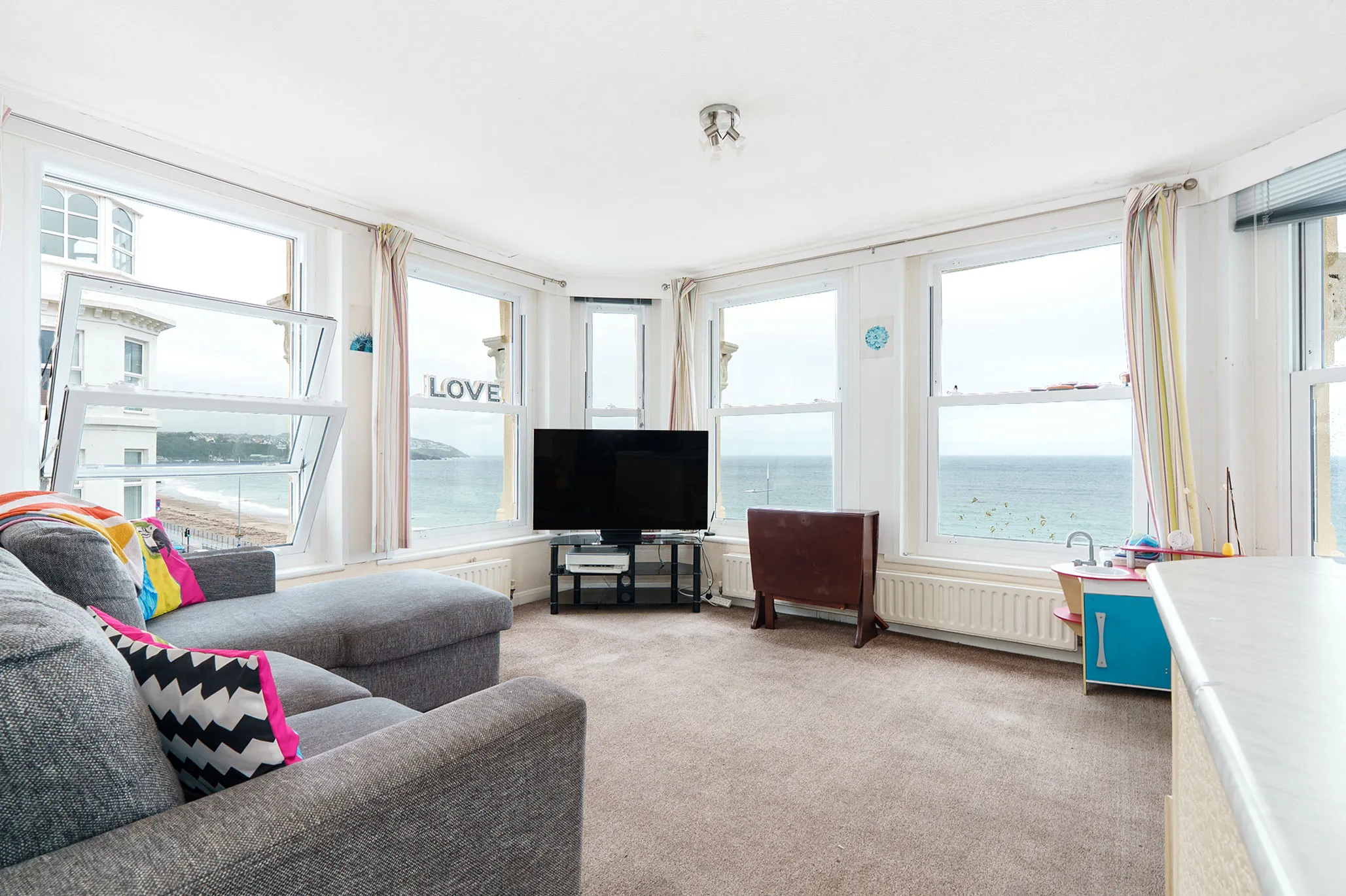 Apartment 7, Marlborough Court Apartments, Douglas. — Photo 3 of 5