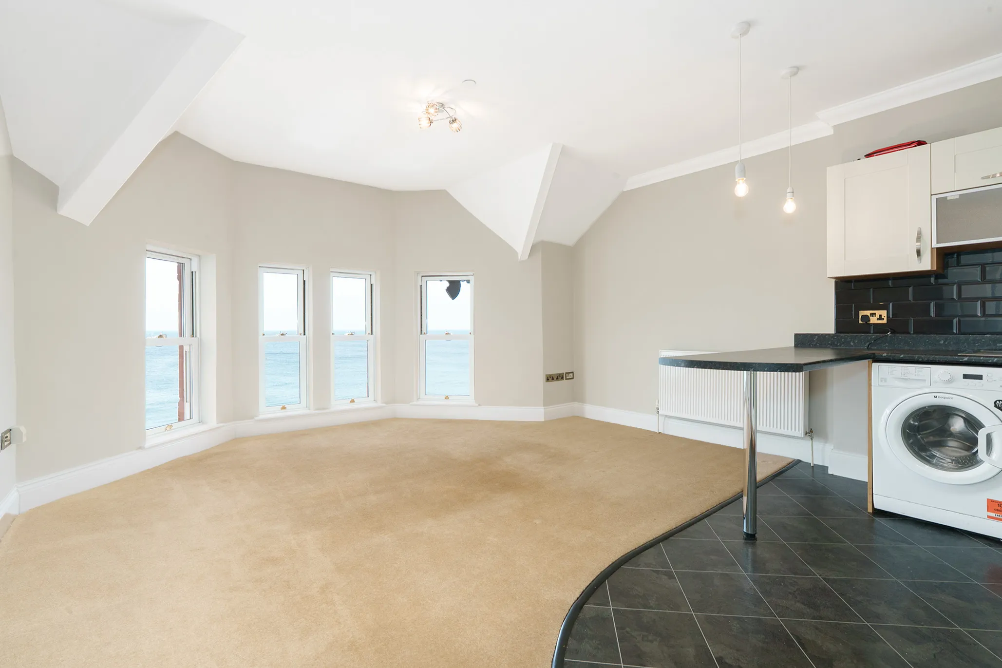 Apartment 7, Athol House, 4 Marine Parade, Peel. — Photo 4 of 5