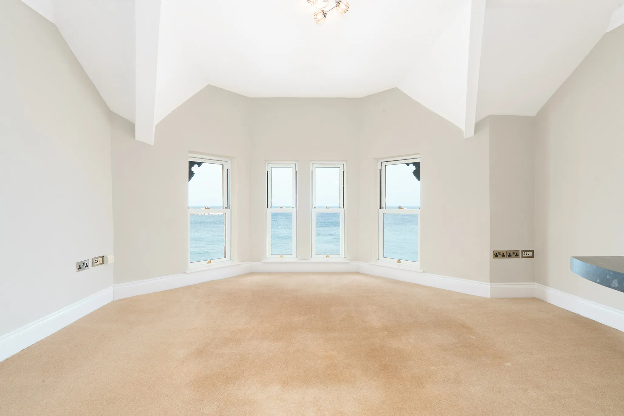 Apartment 7, Athol House, 4 Marine Parade, Peel. — Photo 5 of 5