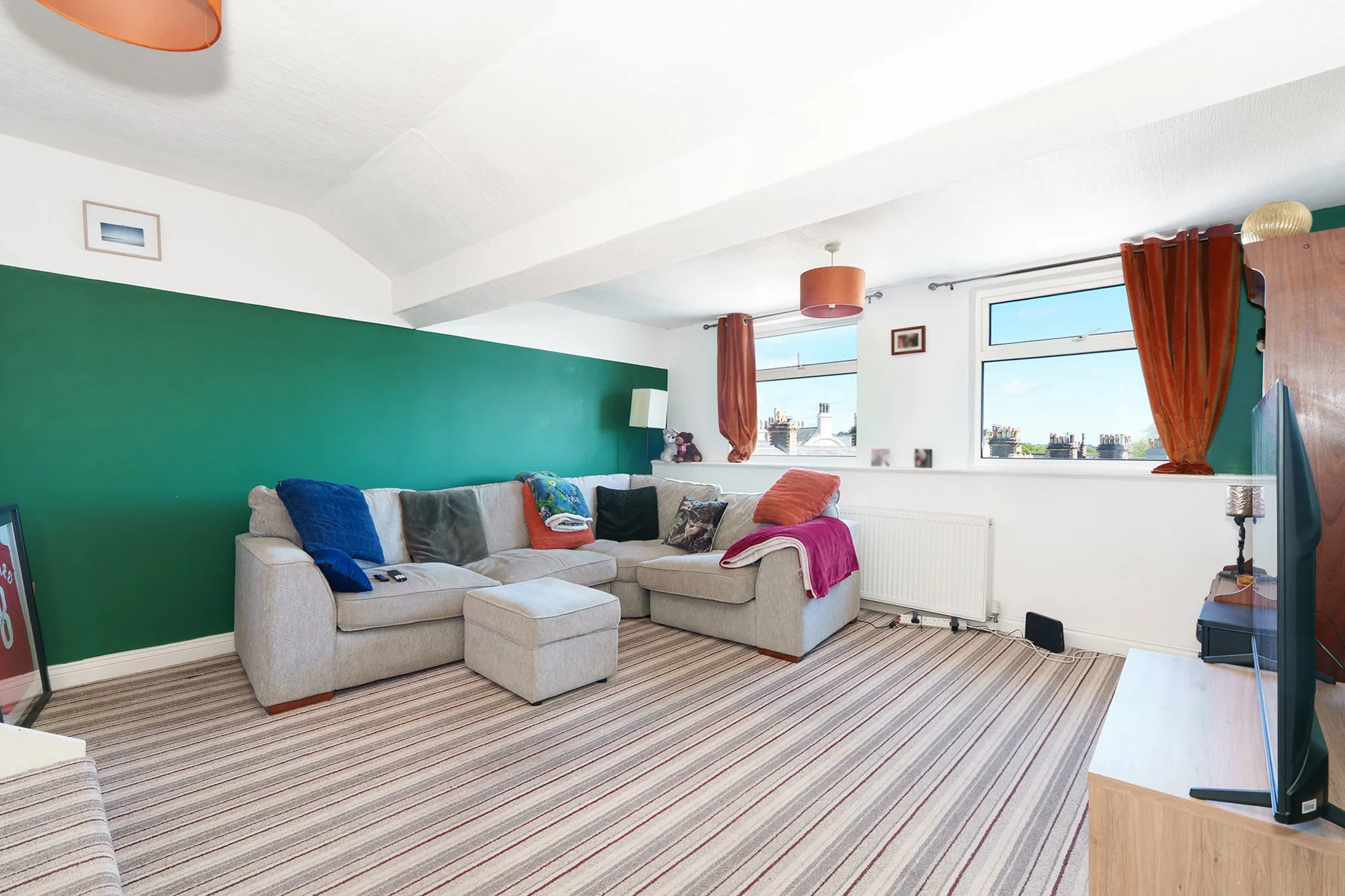 Apartment 4, 11 Mount Bradda, Douglas. — Photo 2 of 5