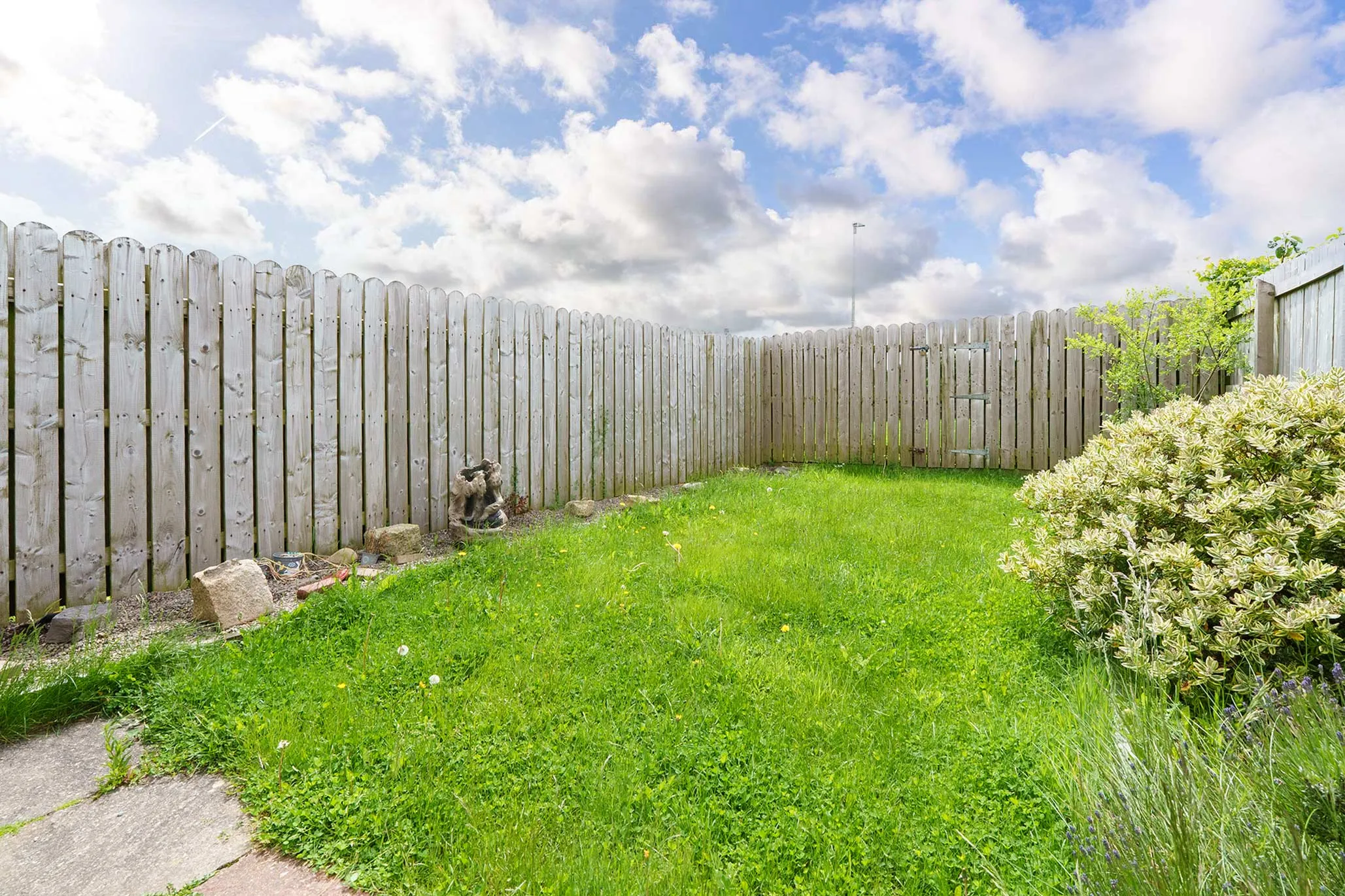 19 Close Cowley, Douglas. — Photo 2 of 5