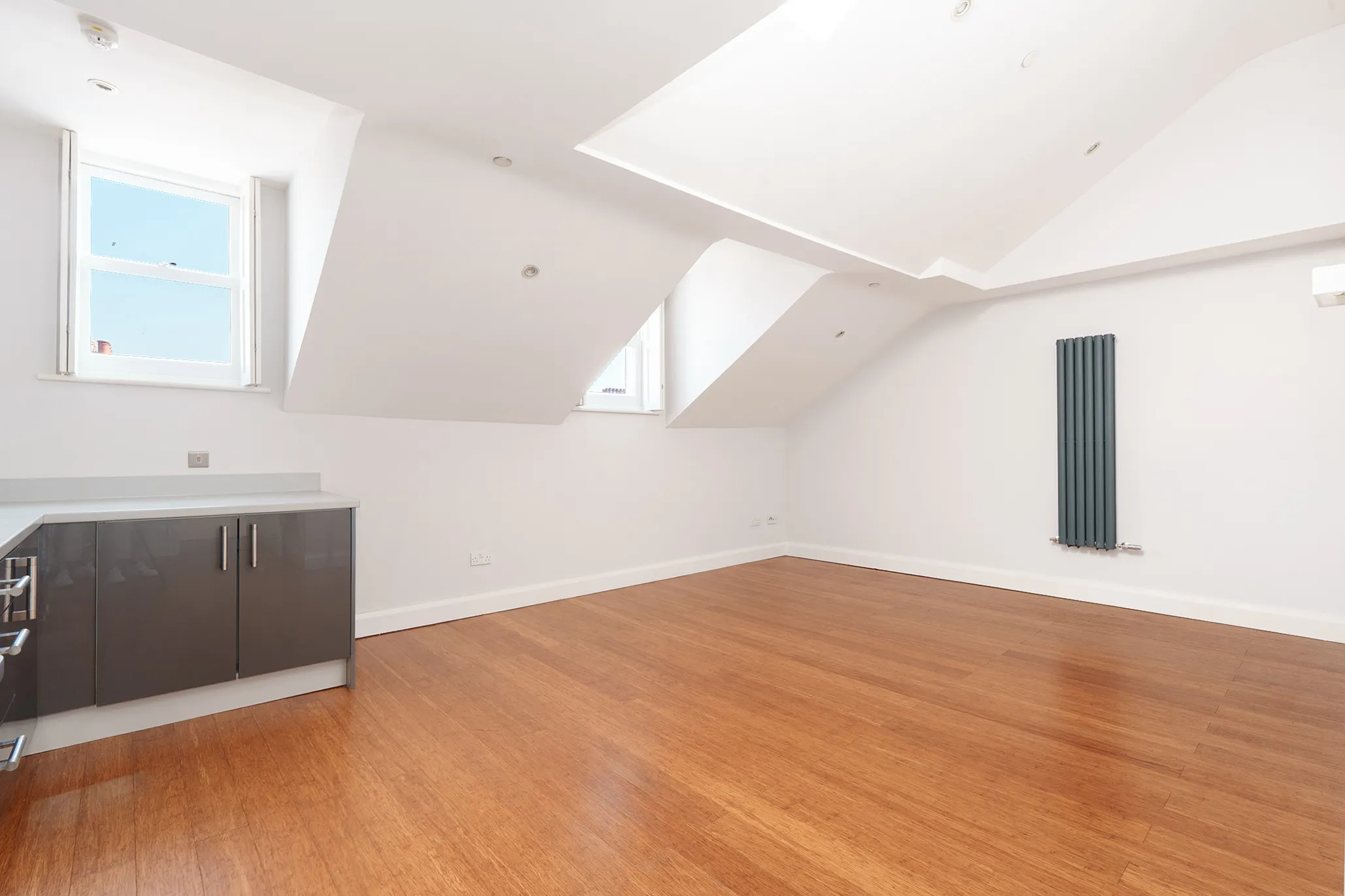 Flat 4, Norley , 3 Mona Drive , Douglas. — Photo 3 of 5